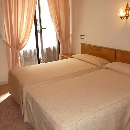 Hostal Fernandez Мадрид Экстерьер фото