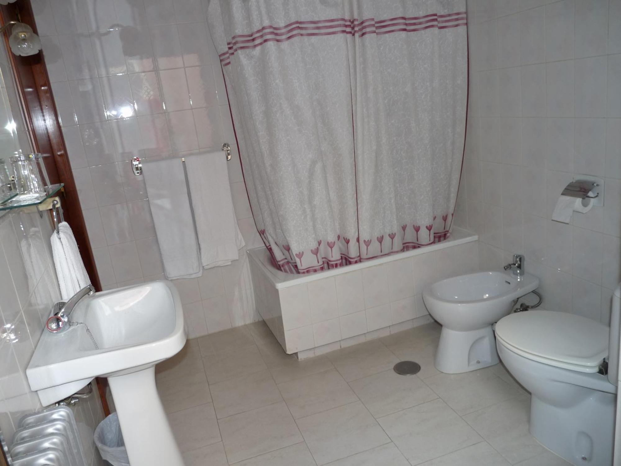 Hostal Fernandez Мадрид Экстерьер фото
