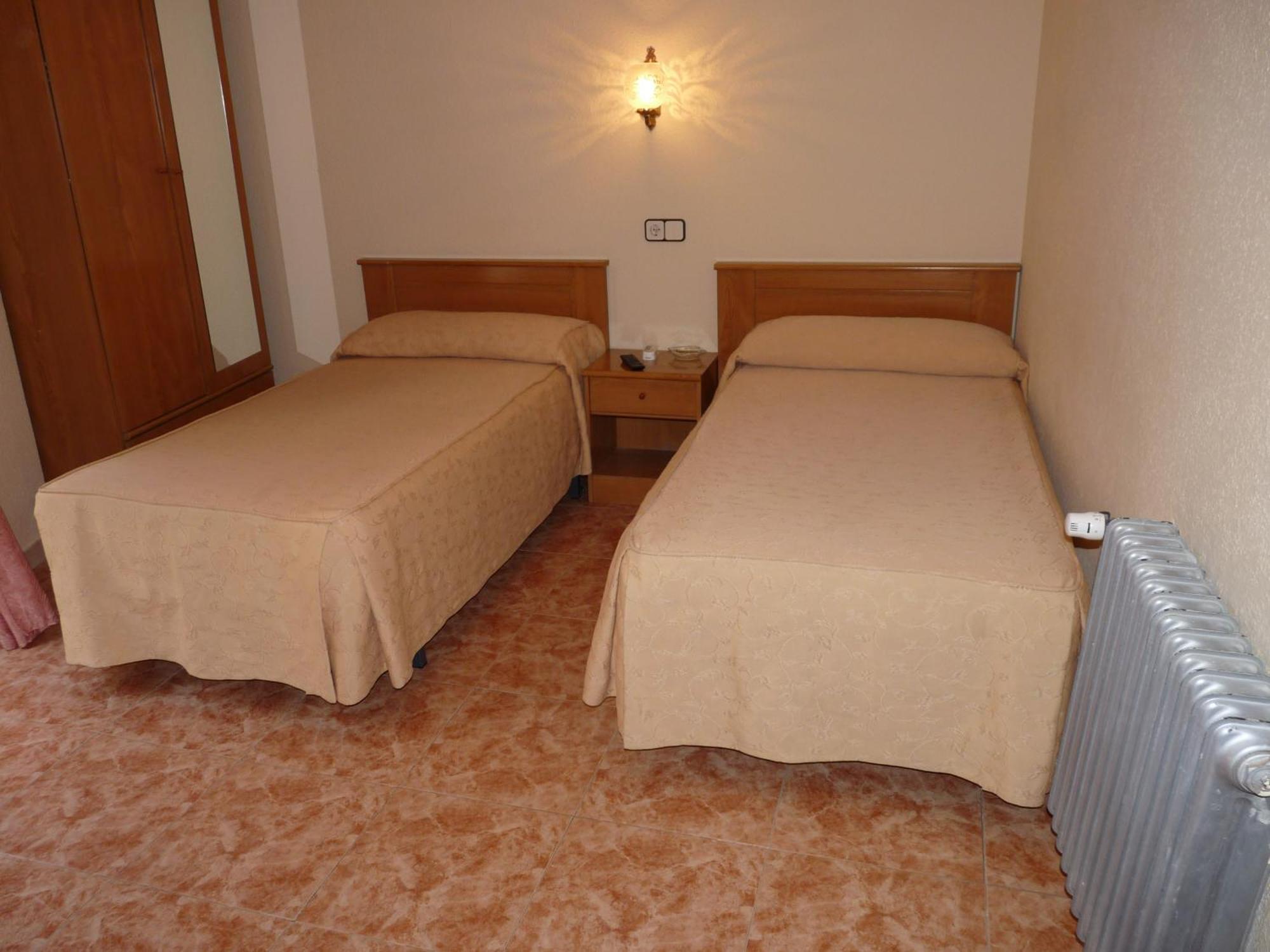 Hostal Fernandez Мадрид Экстерьер фото
