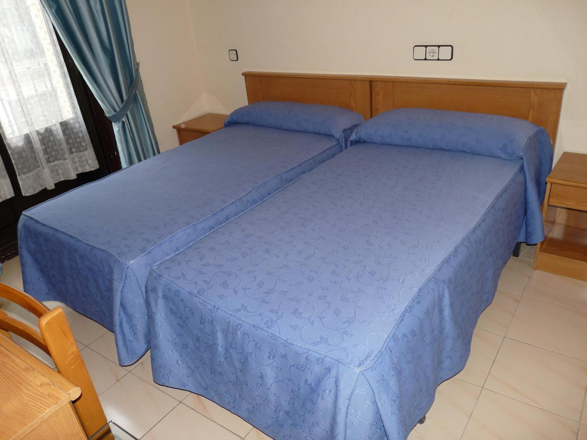 Hostal Fernandez Мадрид Экстерьер фото