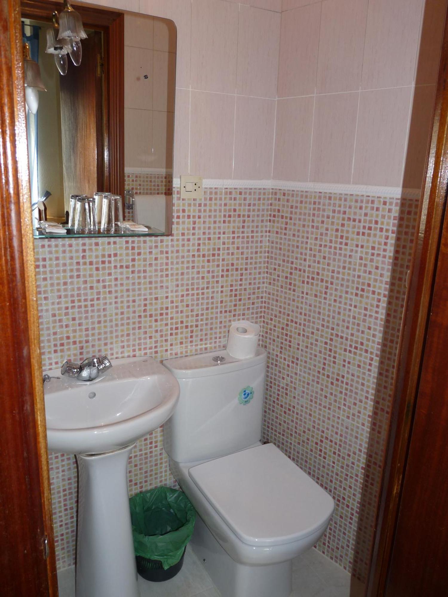 Hostal Fernandez Мадрид Экстерьер фото